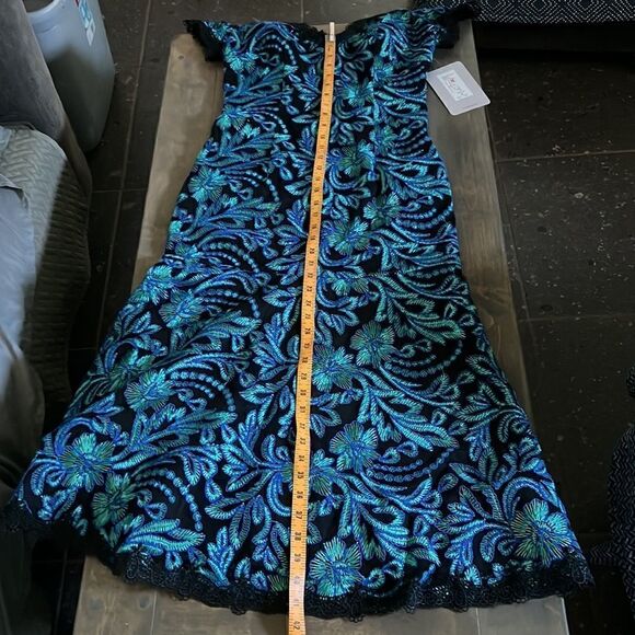 JS Collections Womens Green Embroidered V-Neck Sheath Dress Sz-4 - Picture 15 of 15